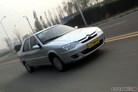 2010款雪铁龙爱丽舍三厢试驾实拍