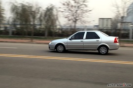 2010款雪铁龙爱丽舍三厢试驾实拍