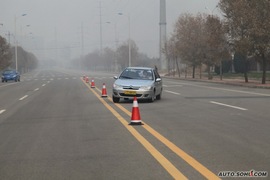 2010款雪铁龙爱丽舍三厢试驾实拍