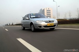 2010款雪铁龙爱丽舍三厢试驾实拍