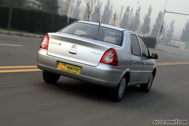 2010款雪铁龙爱丽舍三厢试驾实拍