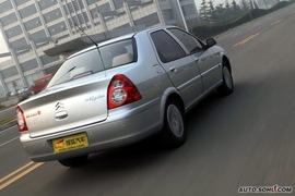 2010款雪铁龙爱丽舍三厢试驾实拍