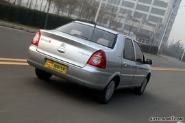 2010款雪铁龙爱丽舍三厢试驾实拍