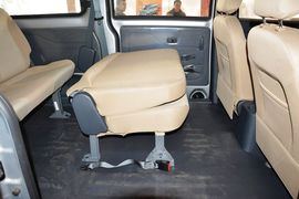 2015款五菱宏光V