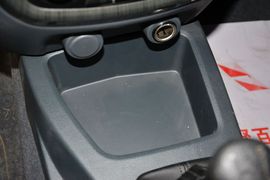 2015款五菱宏光V