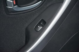 2015款现代朗动1.6L手动领先型