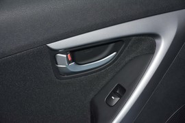 2015款现代朗动1.6L手动领先型