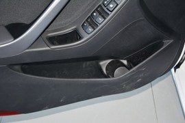 2015款现代朗动1.6L手动领先型