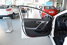 2015款现代朗动1.6L手动领先型