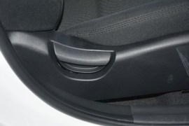 2015款现代朗动1.6L手动领先型