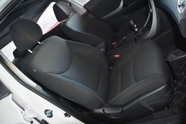 2015款现代朗动1.6L手动领先型