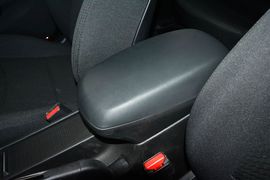 2015款现代朗动1.6L手动领先型