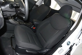 2015款现代朗动1.6L手动领先型