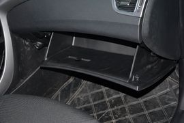 2015款现代朗动1.6L手动领先型