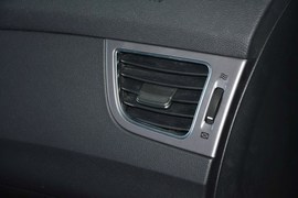 2015款现代朗动1.6L手动领先型