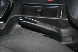 2015款现代朗动1.6L手动领先型