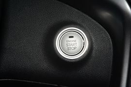 2015款现代朗动1.6L手动领先型