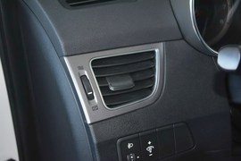 2015款现代朗动1.6L手动领先型
