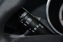 2015款现代朗动1.6L手动领先型