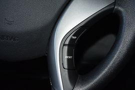 2015款现代朗动1.6L手动领先型