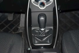 2015款现代朗动1.6L手动领先型