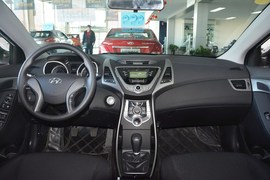 2015款现代朗动1.6L手动领先型