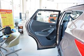 2013款现代全新胜达2.0T自动两驱尊贵型