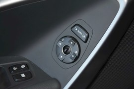 2013款现代全新胜达2.0T自动两驱尊贵型