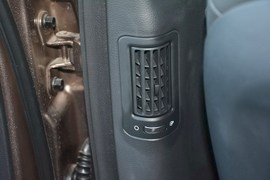 2013款现代全新胜达2.0T自动两驱尊贵型