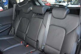 2013款现代全新胜达2.0T自动两驱尊贵型