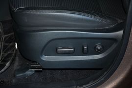 2013款现代全新胜达2.0T自动两驱尊贵型
