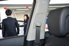 2013款现代全新胜达2.0T自动两驱尊贵型