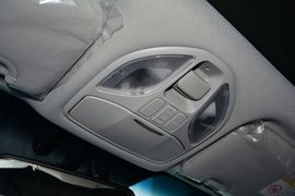 2013款现代全新胜达2.0T自动两驱尊贵型