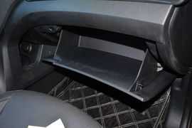 2013款现代全新胜达2.0T自动两驱尊贵型