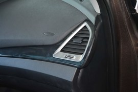 2013款现代全新胜达2.0T自动两驱尊贵型