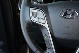 2013款现代全新胜达2.0T自动两驱尊贵型
