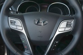 2013款现代全新胜达2.0T自动两驱尊贵型