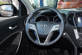 2013款现代全新胜达2.0T自动两驱尊贵型