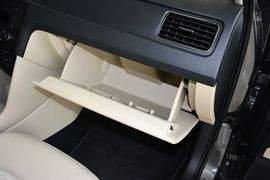 2015款斯柯达昕锐1.6L自动优选型