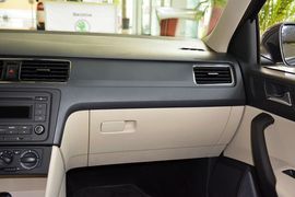 2015款斯柯达昕锐1.6L自动优选型