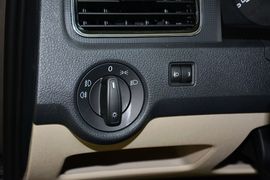 2015款斯柯达昕锐1.6L自动优选型