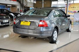 2015款斯柯达昕锐1.6L自动优选型