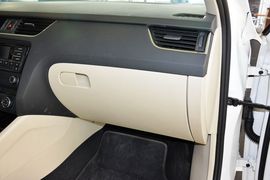 2015款斯柯达明锐1.6L自动逸致版