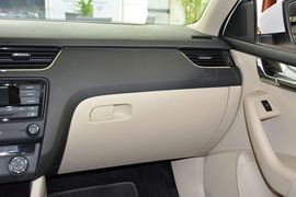 2015款斯柯达明锐1.6L自动逸致版