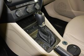 2015款斯柯达明锐1.6L自动逸致版