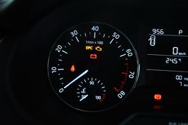 2015款斯柯达明锐1.6L自动逸致版