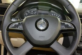 2015款斯柯达明锐1.6L自动逸致版