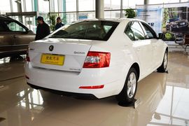 2015款斯柯达明锐1.6L自动逸致版