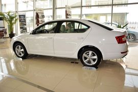 2015款斯柯达明锐1.6L自动逸致版