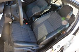 2015款丰田威驰1.5L手动智享星光版